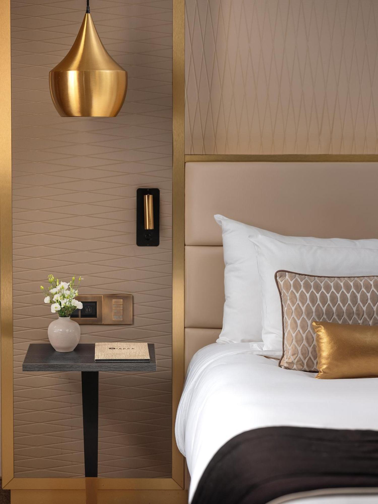 Hotel Niepce Paris, Curio Collection By Hilton Exterior foto